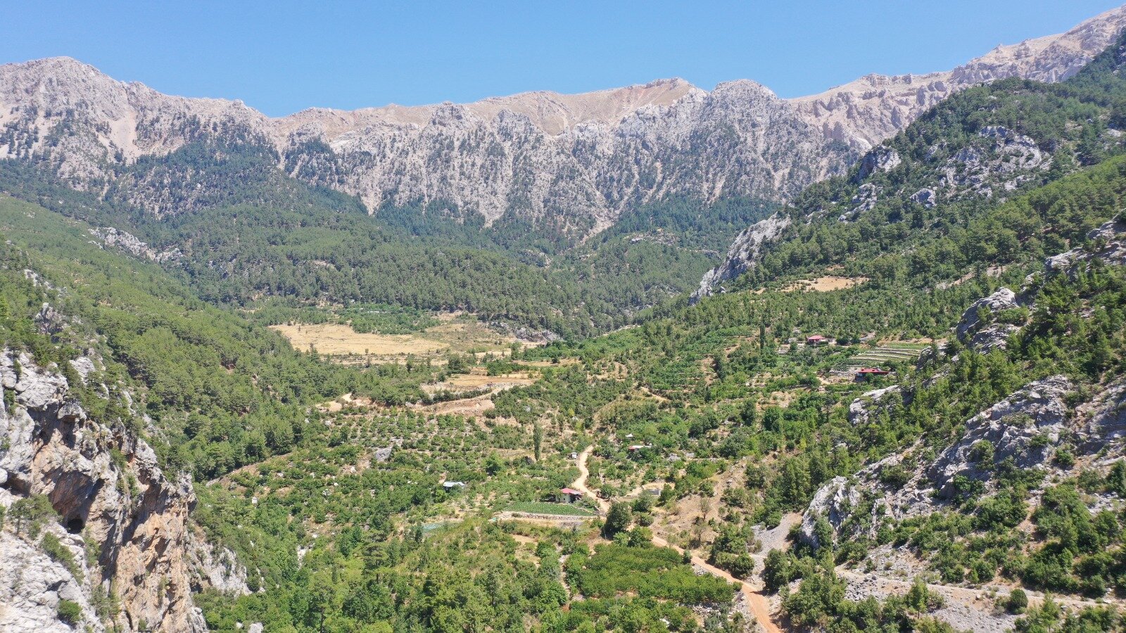 ÇIĞLIK BOĞAZINDA ASFALT YOL ÇALIŞMALARI BAŞLADI
