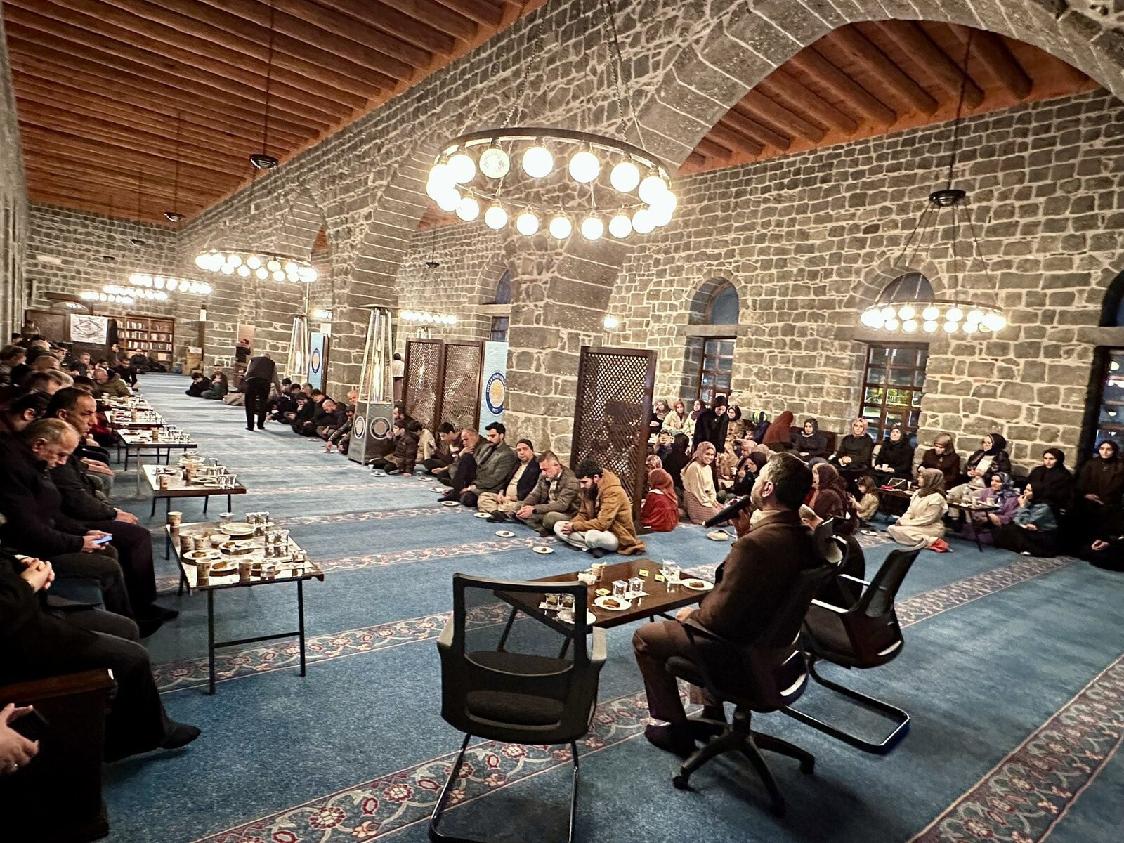 DİCLE ÜNİVERSİTESİ'NİN RAMAZAN HASBİHALLERİNE İLGİ PATLAMASI