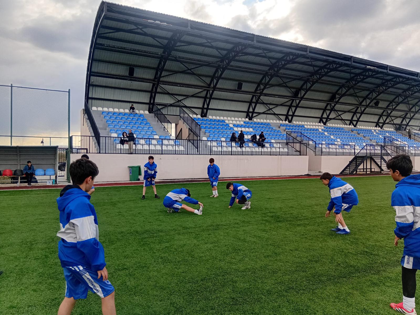 ERZURUM’UN FUTBOL FABRİKASI: ERZURUMŞEHİR SK GELECEĞE DEMİR ATTI!