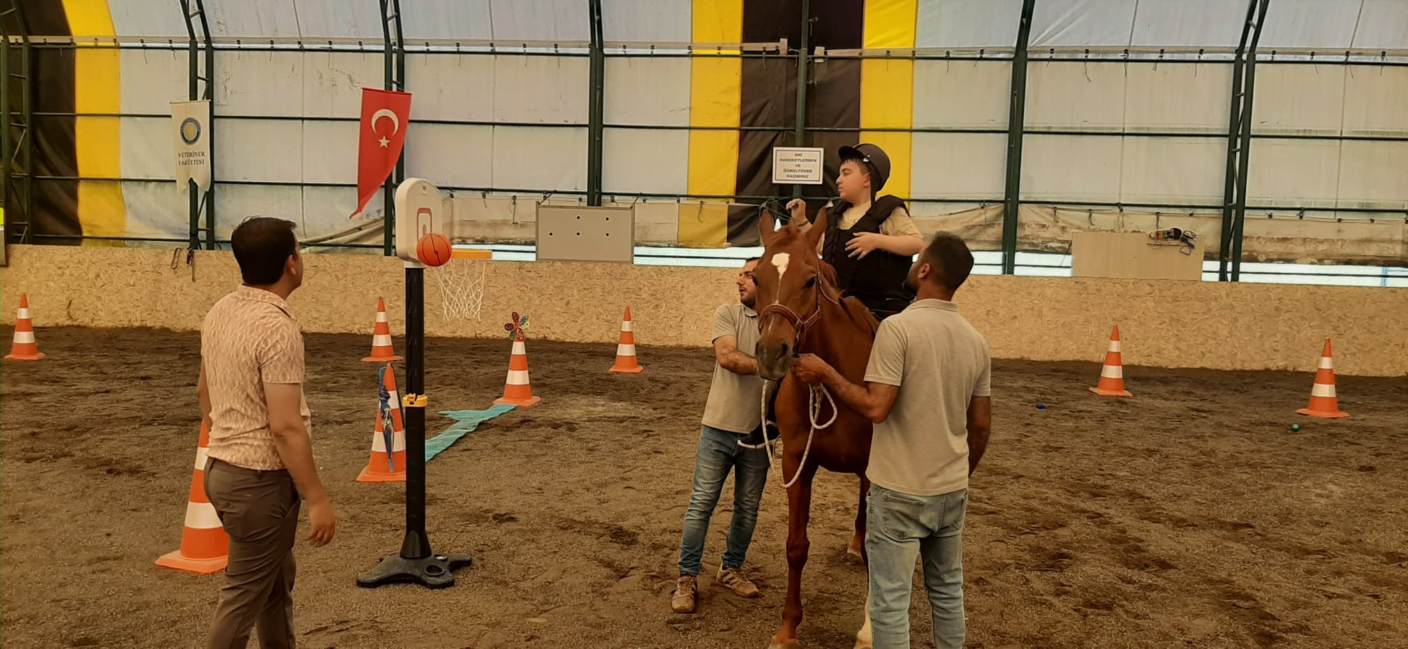 AT TERAPİSİ ÖZEL GEREKSİNİMLİ ÇOCUKLARI HAYATA BAĞLIYOR TÜRKİYE’DEKİ İLK MERKEZ DİYARBAKIR’DA