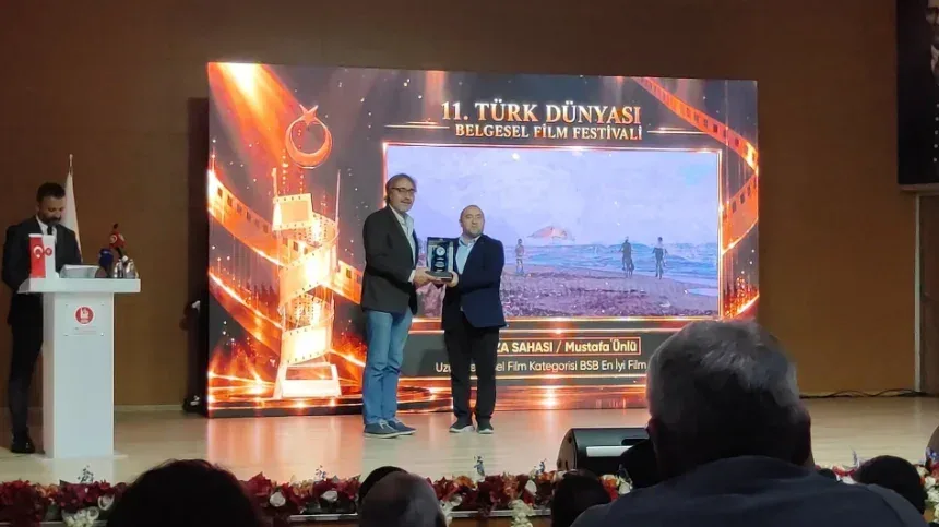 “Ceza Sahası” belgeseline festivalden iki ödül