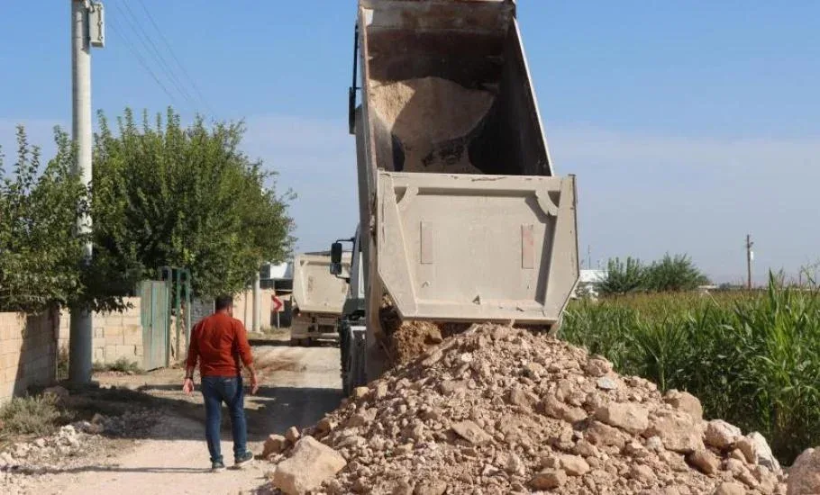 Harran’da 10 kilometrelik grup yolunda yoğun mesai