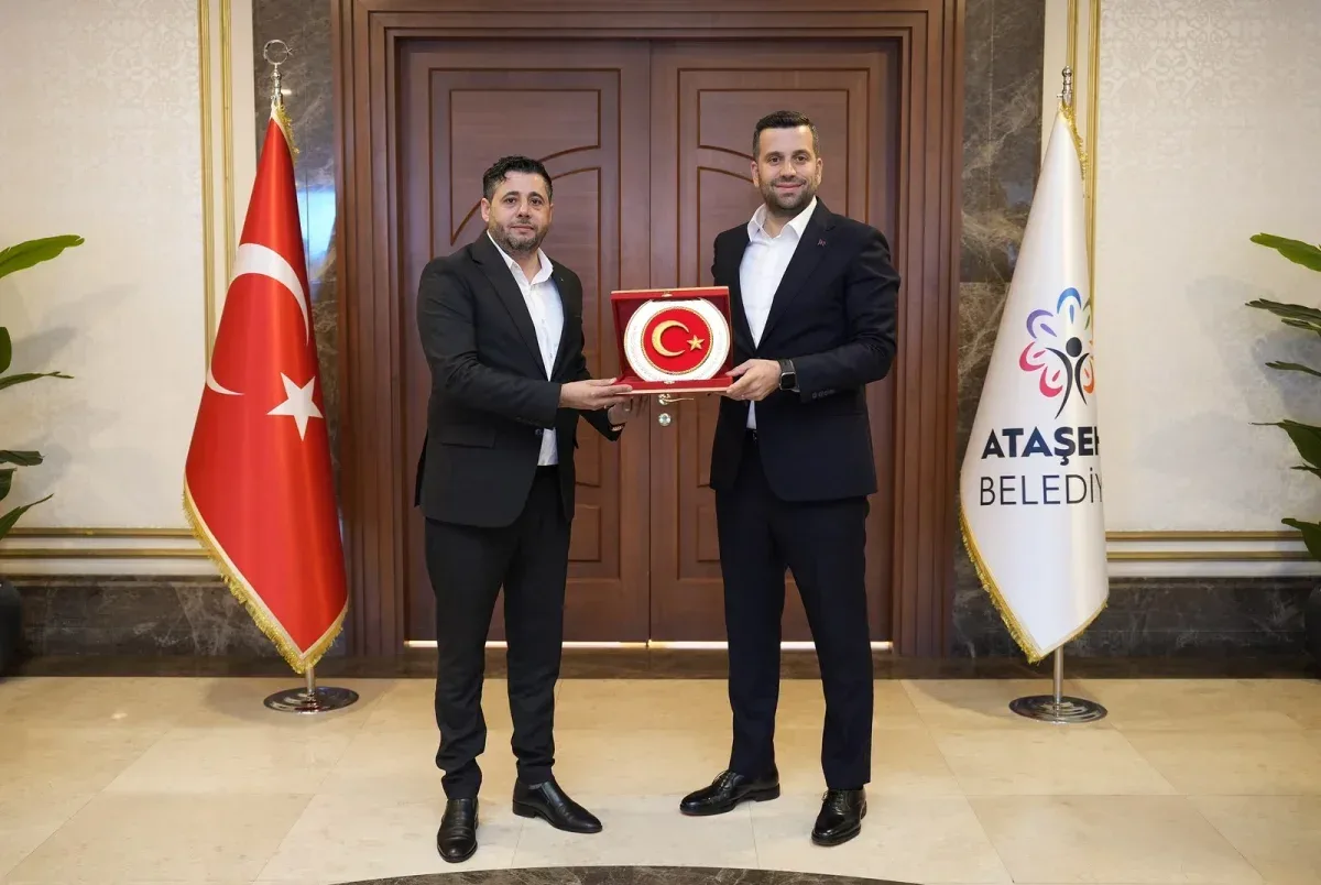 Ataşehir'de yerel basının sorunları görüşüldü