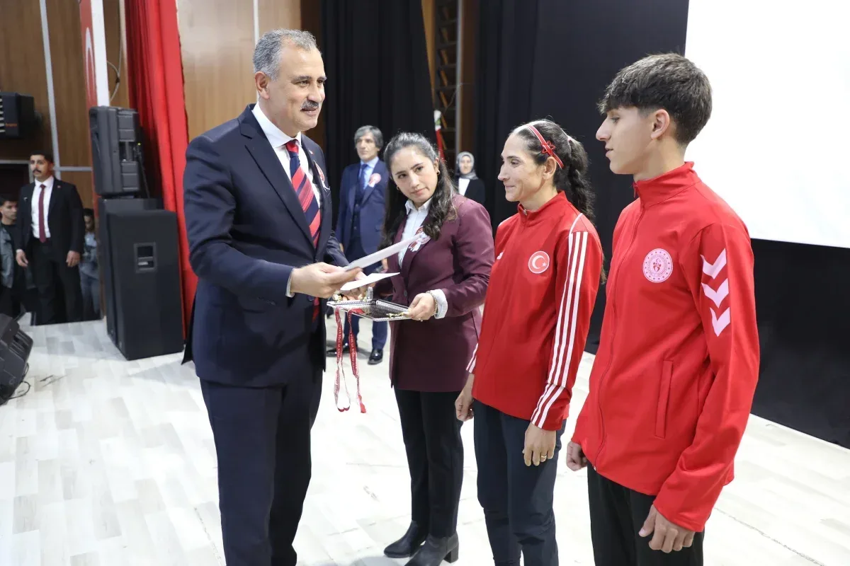 Ağrı'da Cumhuriyet Koşusu düzenlendi
