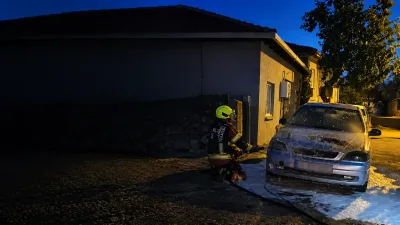 Balıkesir Sındırgı’da otomobil alevlere teslim oldu