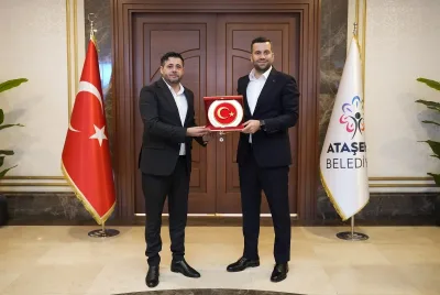 Ataşehir'de yerel basının sorunları görüşüldü