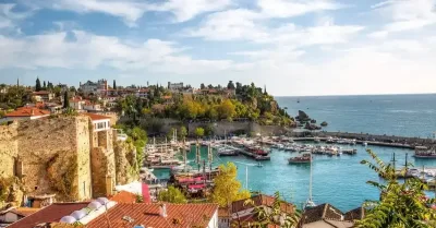 Türkiye’yi ziyaret edenlerin ilk tercihi gezi ve eğlence oldu